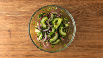 Rotes Curry Schlemmer-Filet mit Kokos-Reis, Gurkensalat & crunchy Topping Step 15