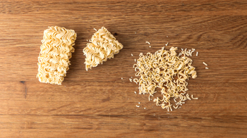 Rotes Curry Schlemmer-Filet mit Kokos-Reis, Gurkensalat & crunchy Topping Step 5