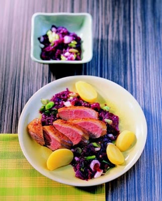 Honigente auf Apfelrotkohl