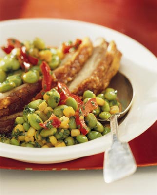 Karamellisierte Sojabohnen mit Mais & roter Paprika