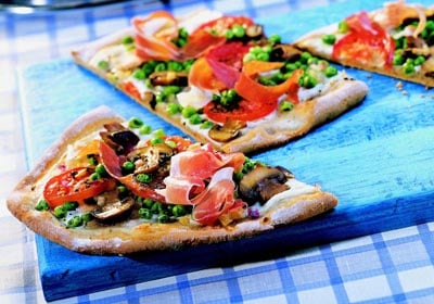 Roggenpizza mit Parmaschinken