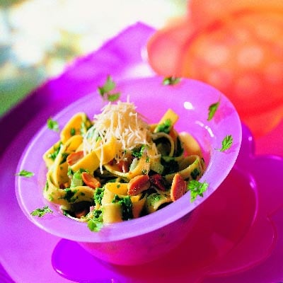 Tagliatelle in Spinat Erdnuss Soße