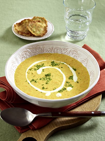 Karottensuppe mit Erbsenplätzchen