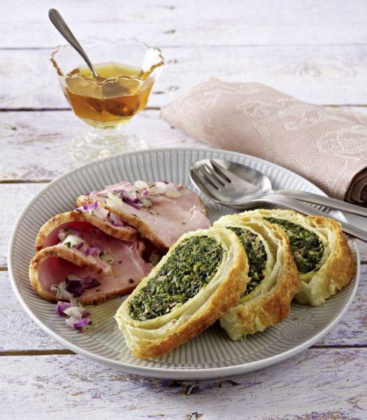 Honig Kasseler mit Grünkohlstrudel