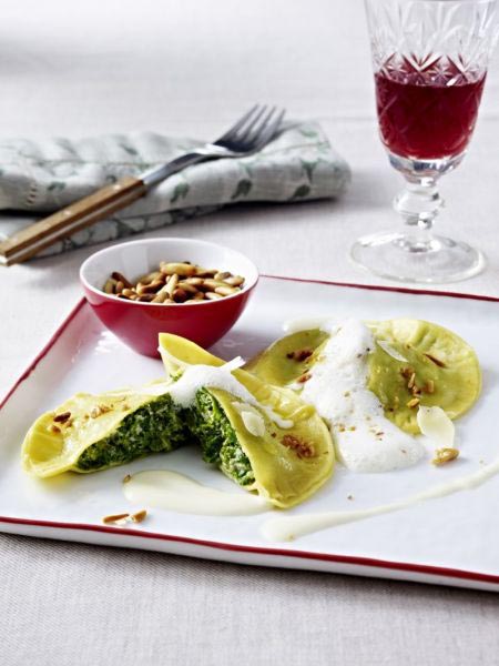 Grünkohl Ravioli mit Parmesansoße