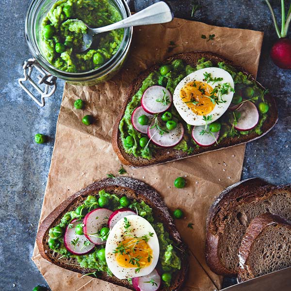 Sandwich mit Erbsenguacamole