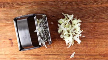 Brezel-Stäbchen mit Kartoffel-Zucchini-Puffer Rezept Step 5