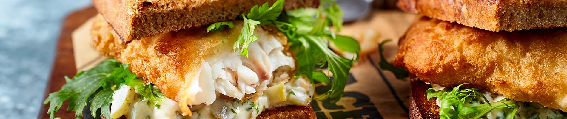 Brot-Sandwich mit Filegro Zünftiger Bier-Backteig