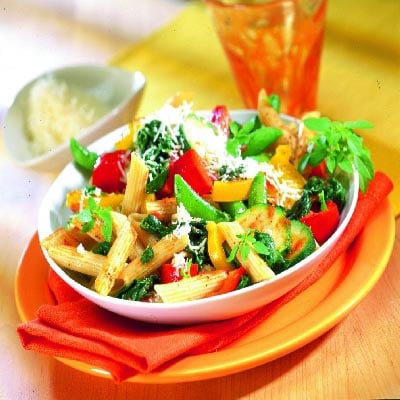 fruehlingsgemuese mit penne